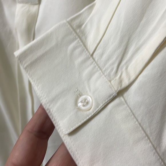 Cream three quarter sleeve open v-neck tunic size large - Picture 7 of 11